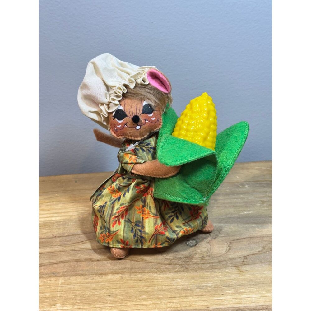 Annalee 6” Harvest Girl Mouse with Corn 2023